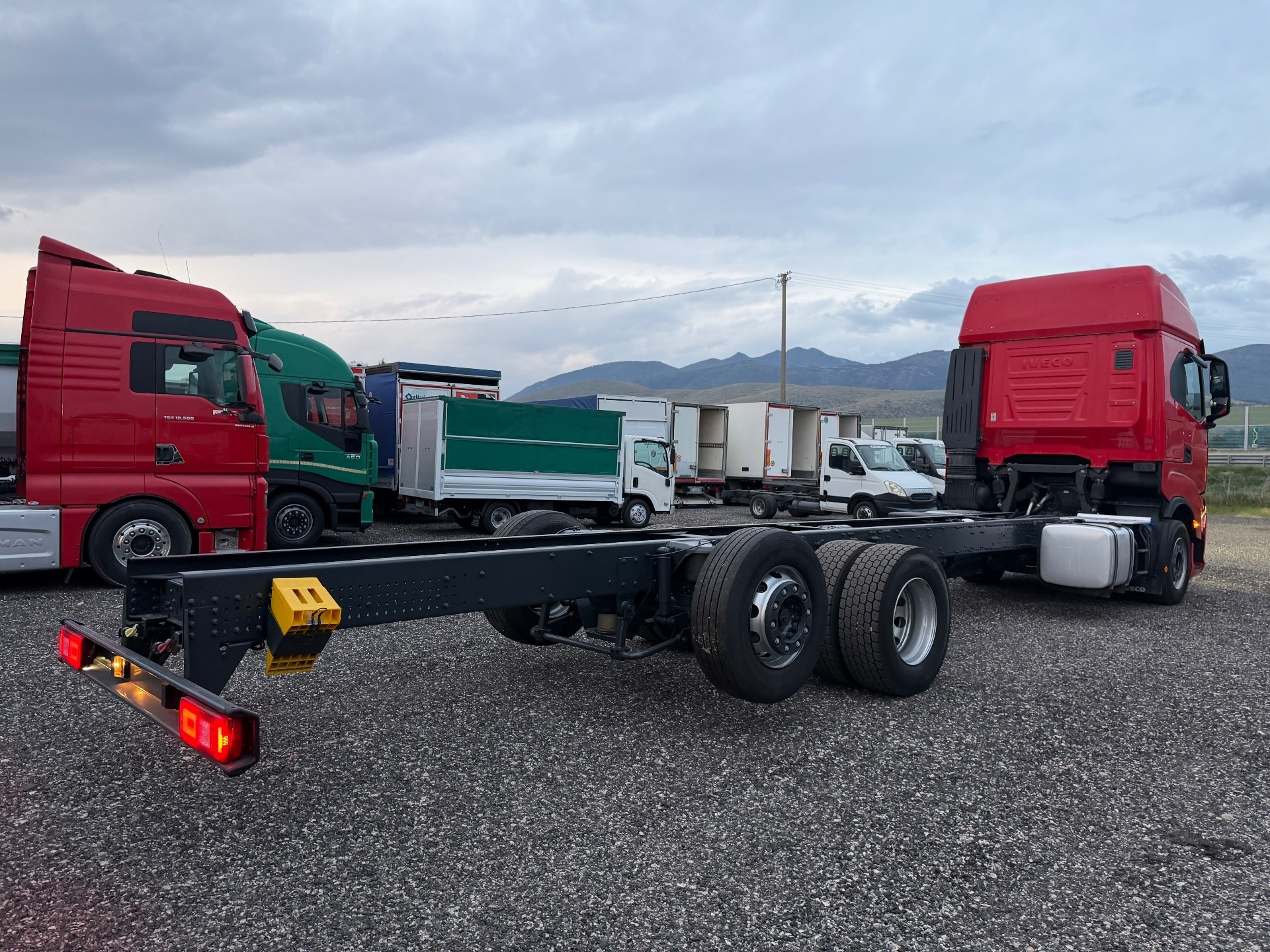 Iveco S-Way 420 Telaio 9.60mt con Intarder e Terzo Asse Sterzante (2020) Euro 6