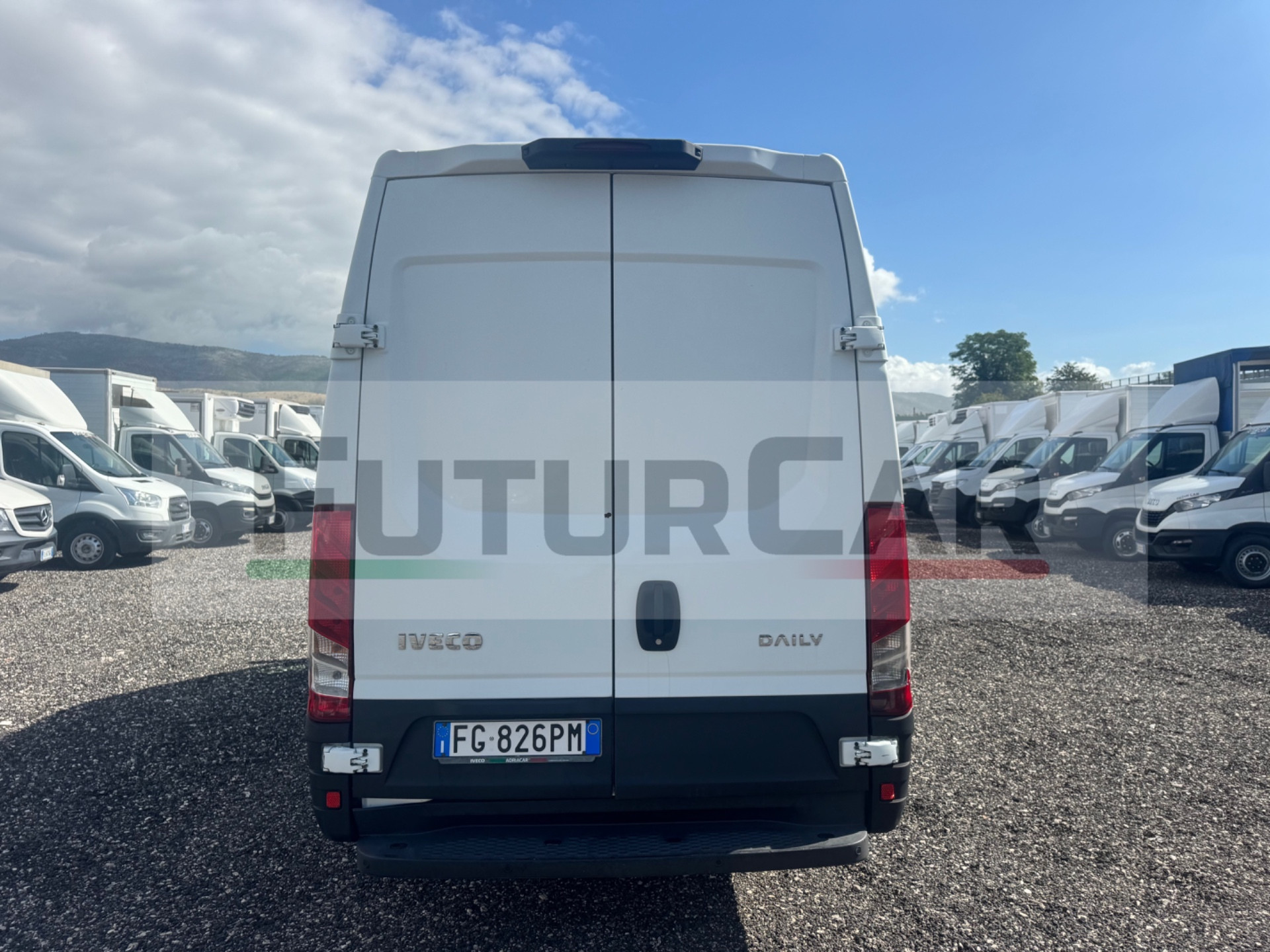 Iveco Daily 35S14 2.3 Diesel Furgone Passo Medio Tetto Medio (2018) Euro 6