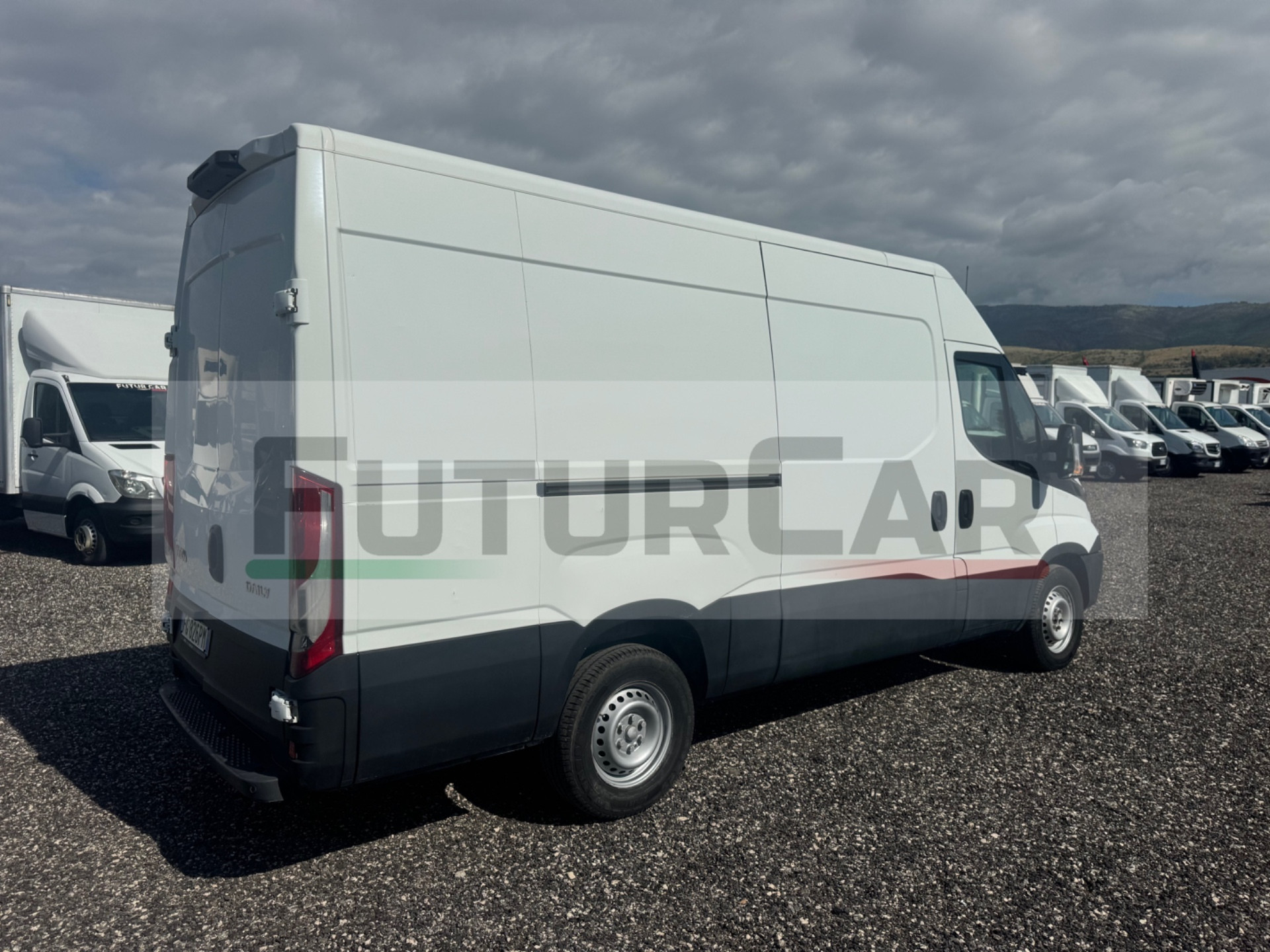 Iveco Daily 35S14 2.3 Diesel Furgone Passo Medio Tetto Medio (2018) Euro 6