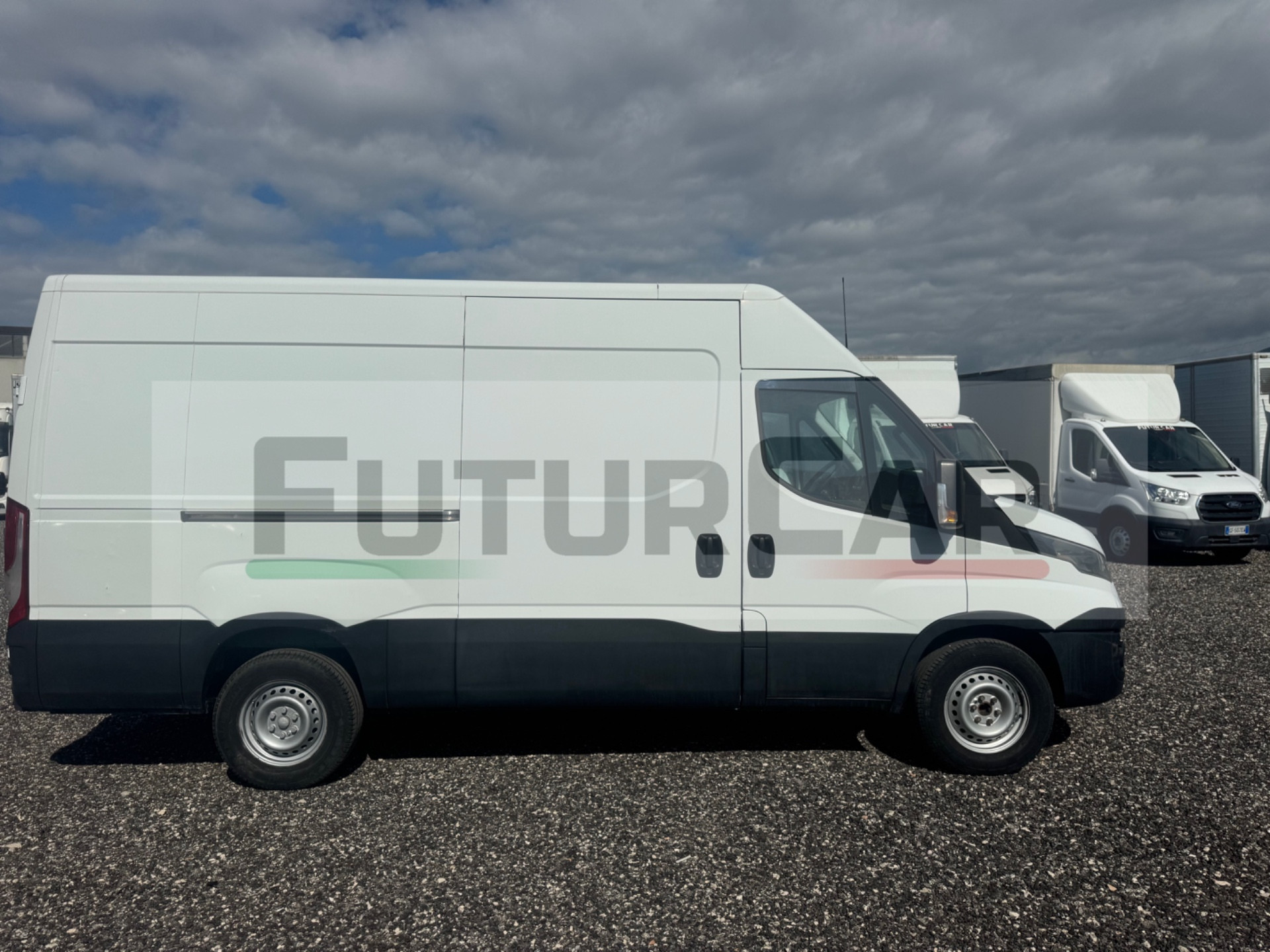 Iveco Daily 35S14 2.3 Diesel Furgone Passo Medio Tetto Medio (2018) Euro 6
