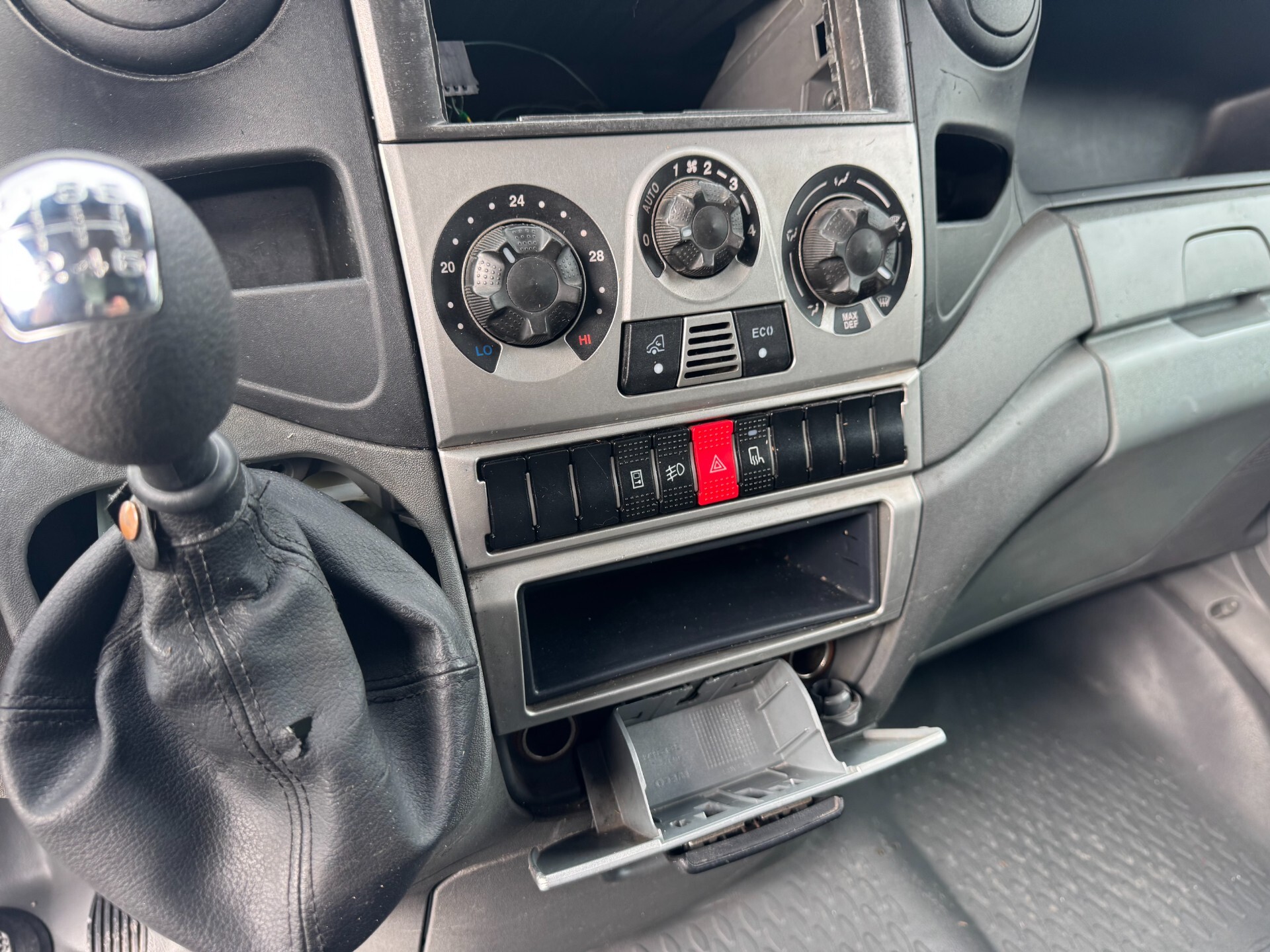 Iveco Daily 35C15 3.0 Diesel Furgone con Sponda Idraulica (2010)