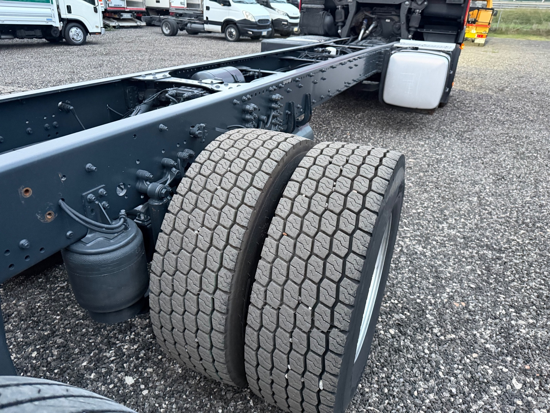 Iveco S-Way 420 Telaio 9.60mt con Intarder e Terzo Asse Sterzante (2020) Euro 6