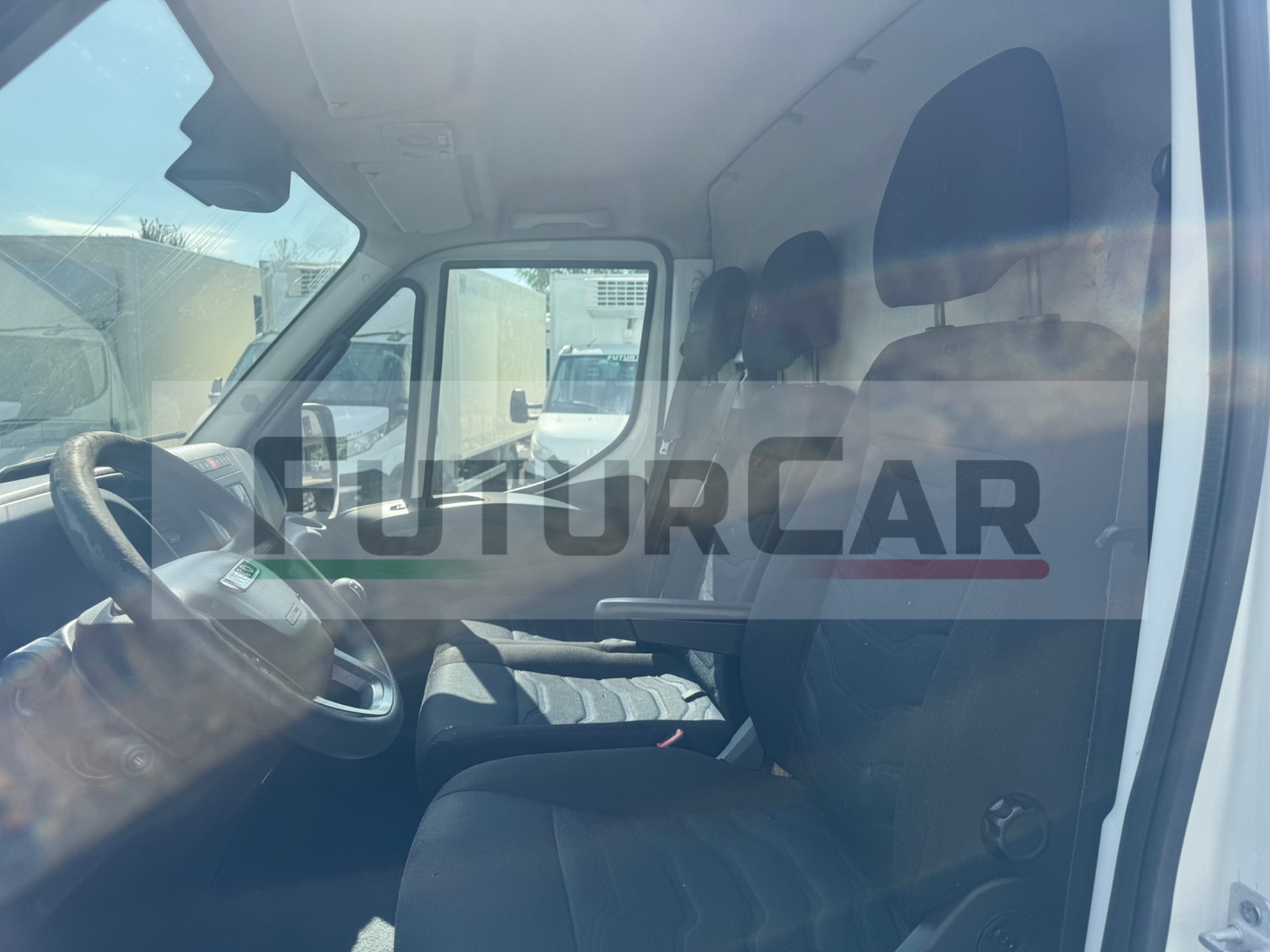 Iveco Daily 35S14 2.3 Diesel Furgone Passo Medio Tetto Medio (2018) Euro 6