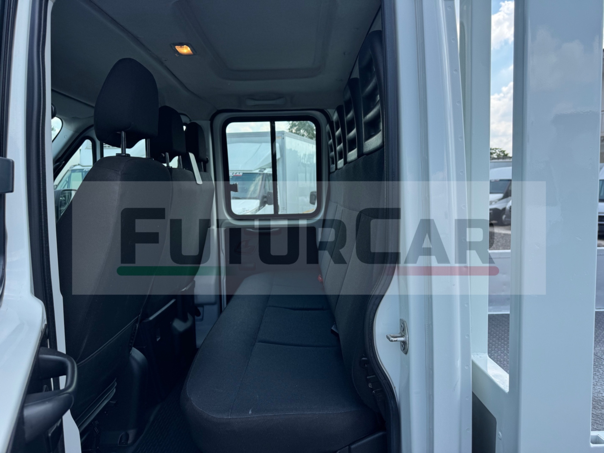 Iveco Daily 35C18 3.0 Diesel Doppia Cabina 7 Posti con Cassone Fisso (2020) Euro 6
