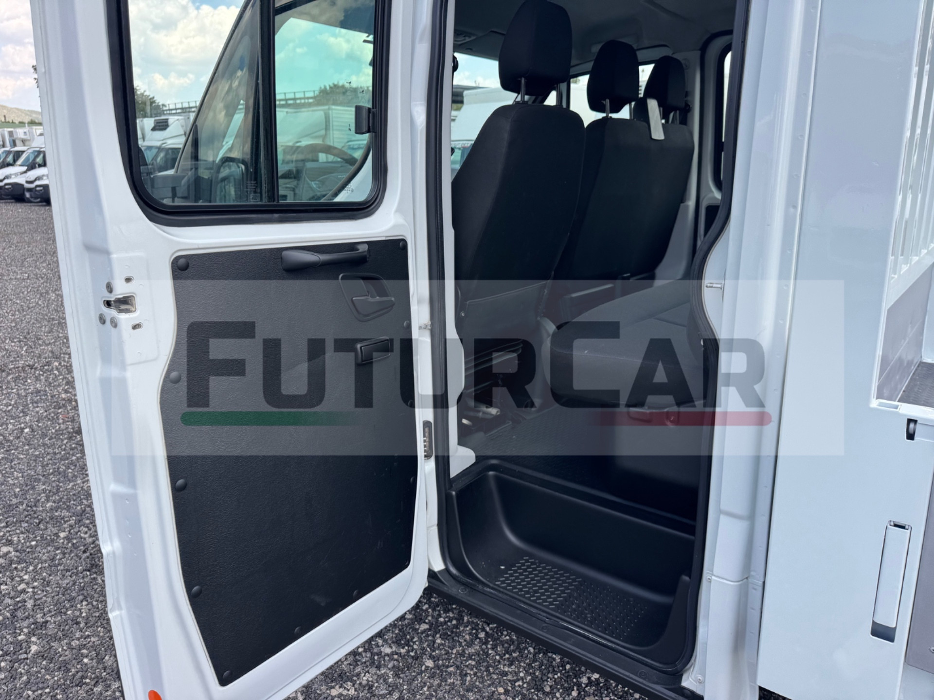 Iveco Daily 35C18 3.0 Diesel Doppia Cabina 7 Posti con Cassone Fisso (2020) Euro 6