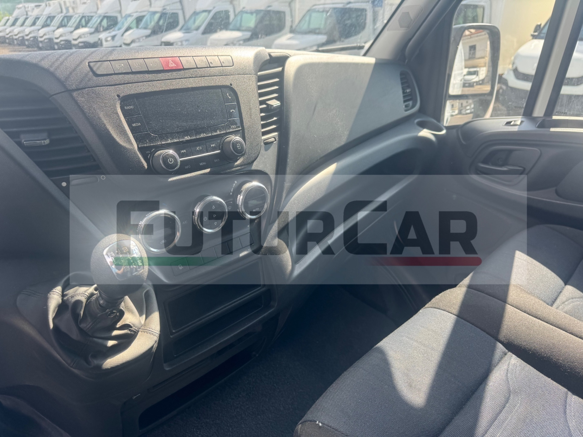 Iveco Daily 35S14 2.3 Diesel Furgone Passo Medio Tetto Medio (2018) Euro 6