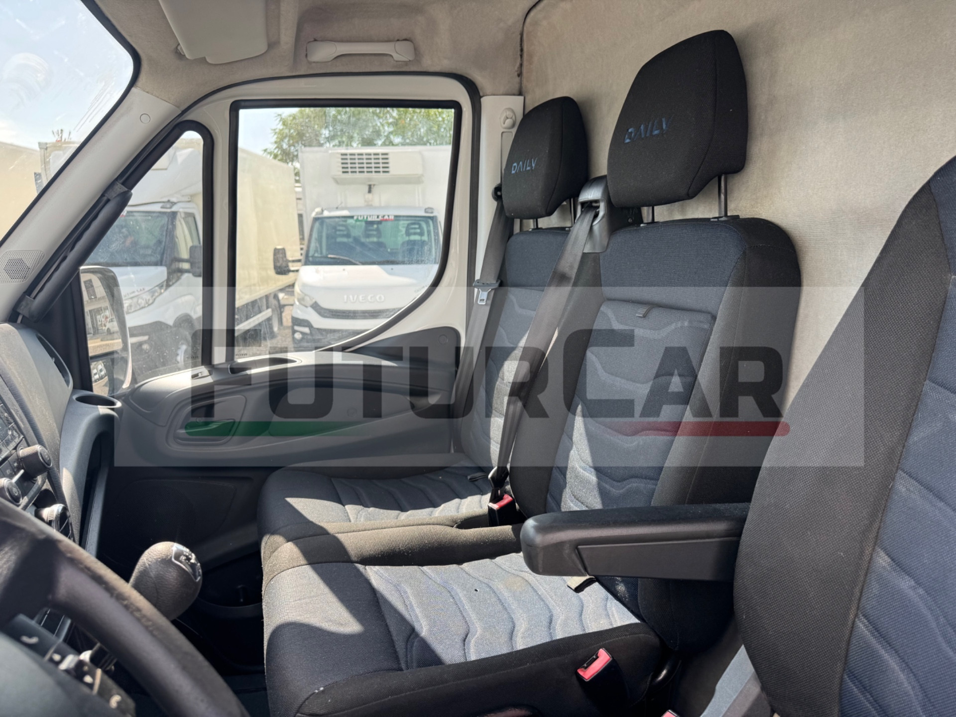 Iveco Daily 35S14 2.3 Diesel Furgone Passo Medio Tetto Medio (2018) Euro 6