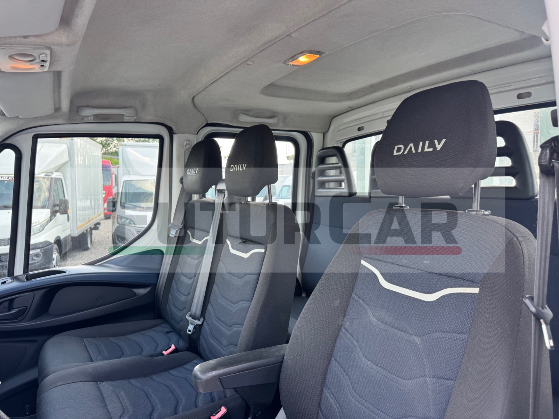 Iveco Daily 35C18 3.0 Diesel Doppia Cabina 7 Posti con Cassone Fisso (2020) Euro 6