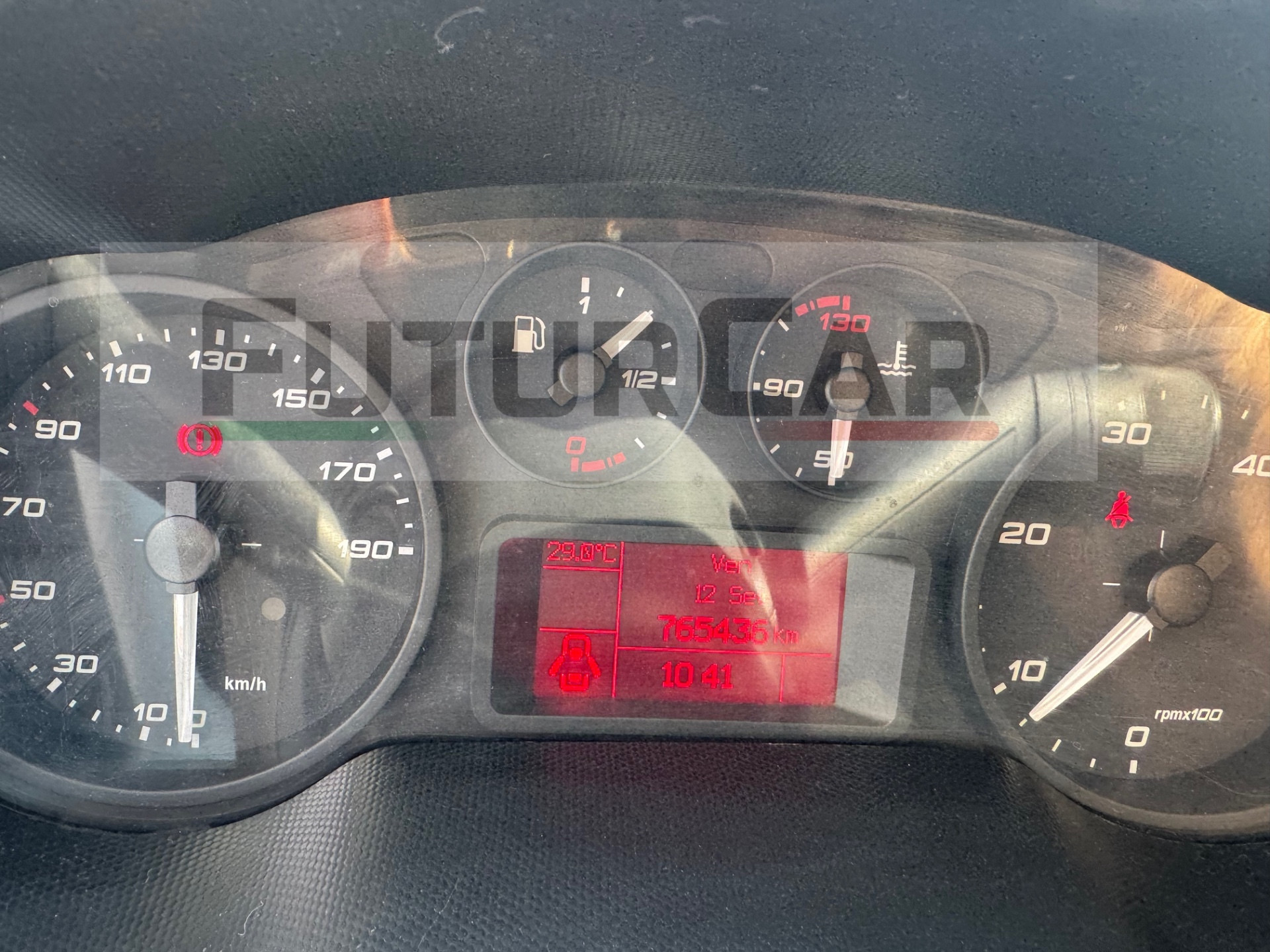 Iveco Daily 35S14 2.3 Diesel Furgone Passo Medio Tetto Medio (2018) Euro 6