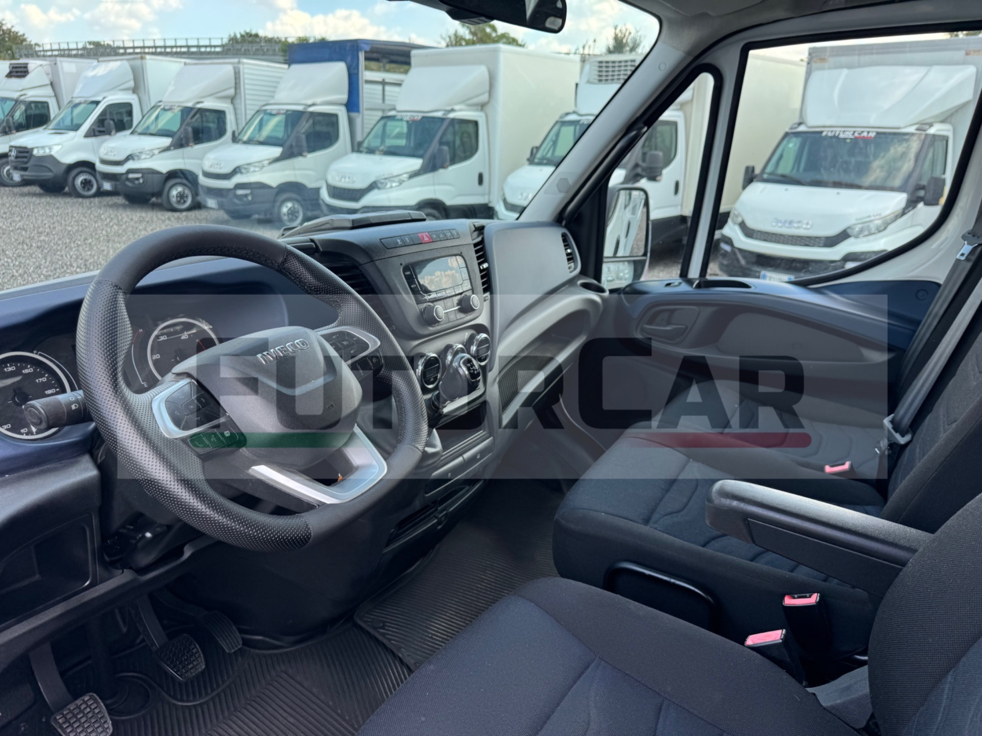 Iveco Daily 35C18 3.0 Diesel Doppia Cabina 7 Posti con Cassone Fisso (2020) Euro 6