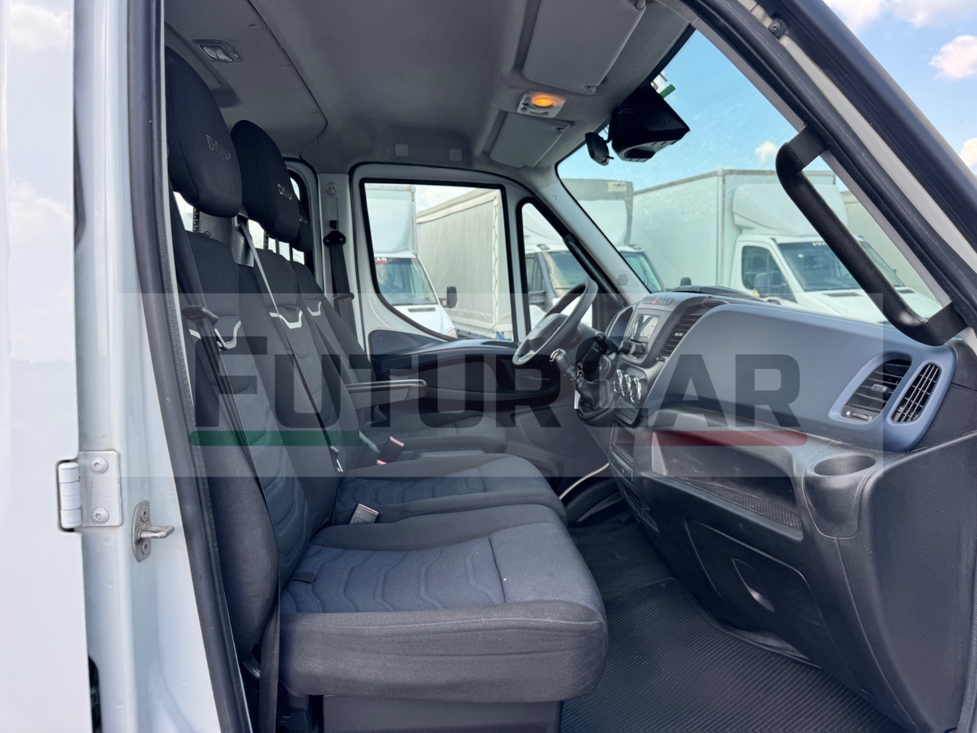 Iveco Daily 35C18 3.0 Diesel Doppia Cabina 7 Posti con Cassone Fisso (2020) Euro 6
